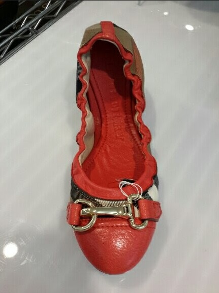 Shop Burberry Round-headed Flat Shoes In Red