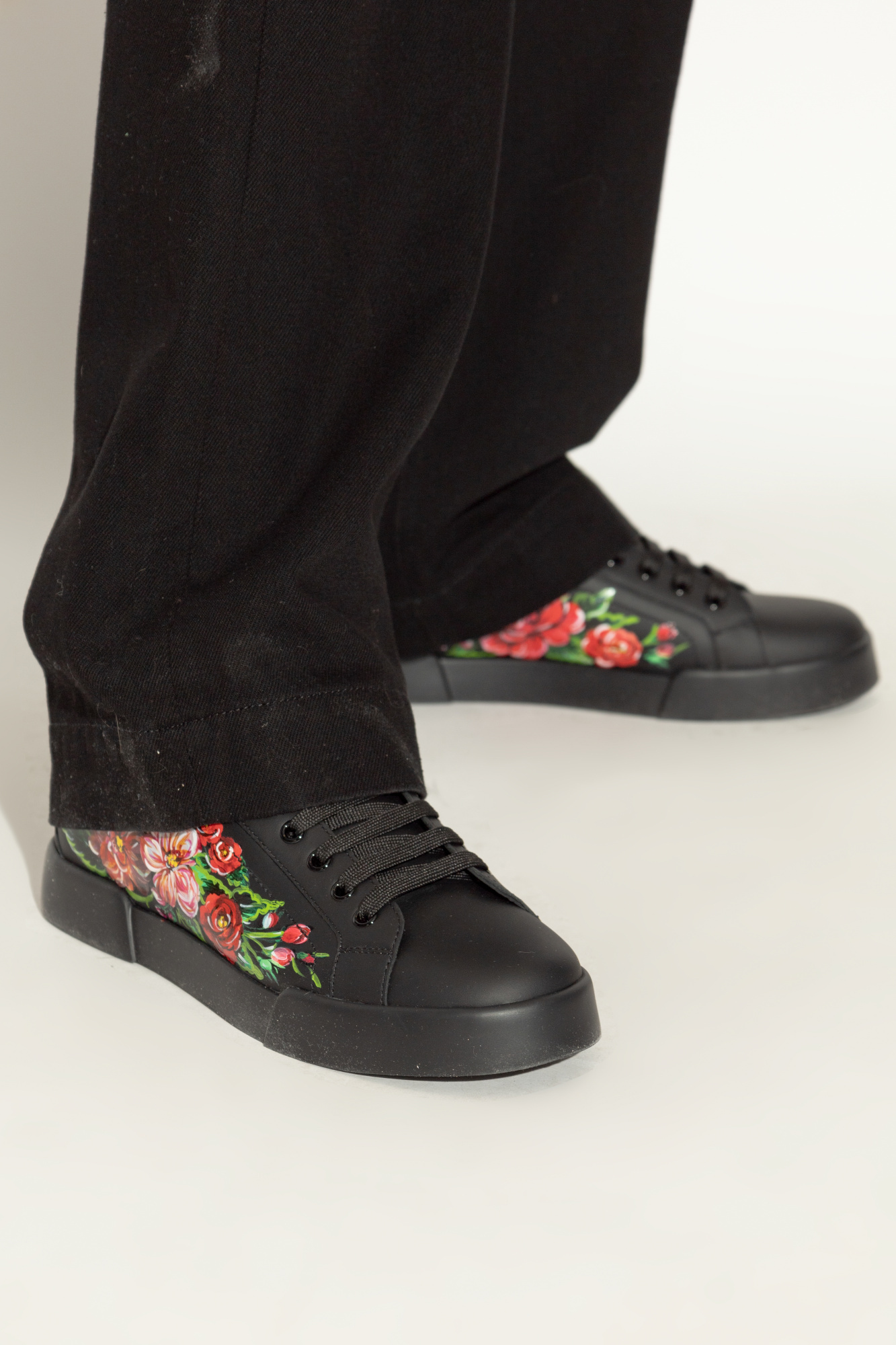 Dolce & Gabbana Laced Sneakers In Black