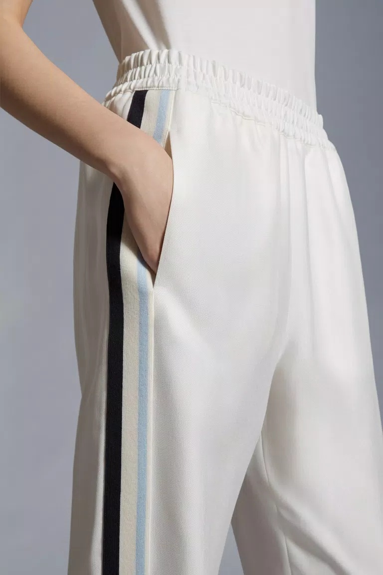 Moncler Jeans In White