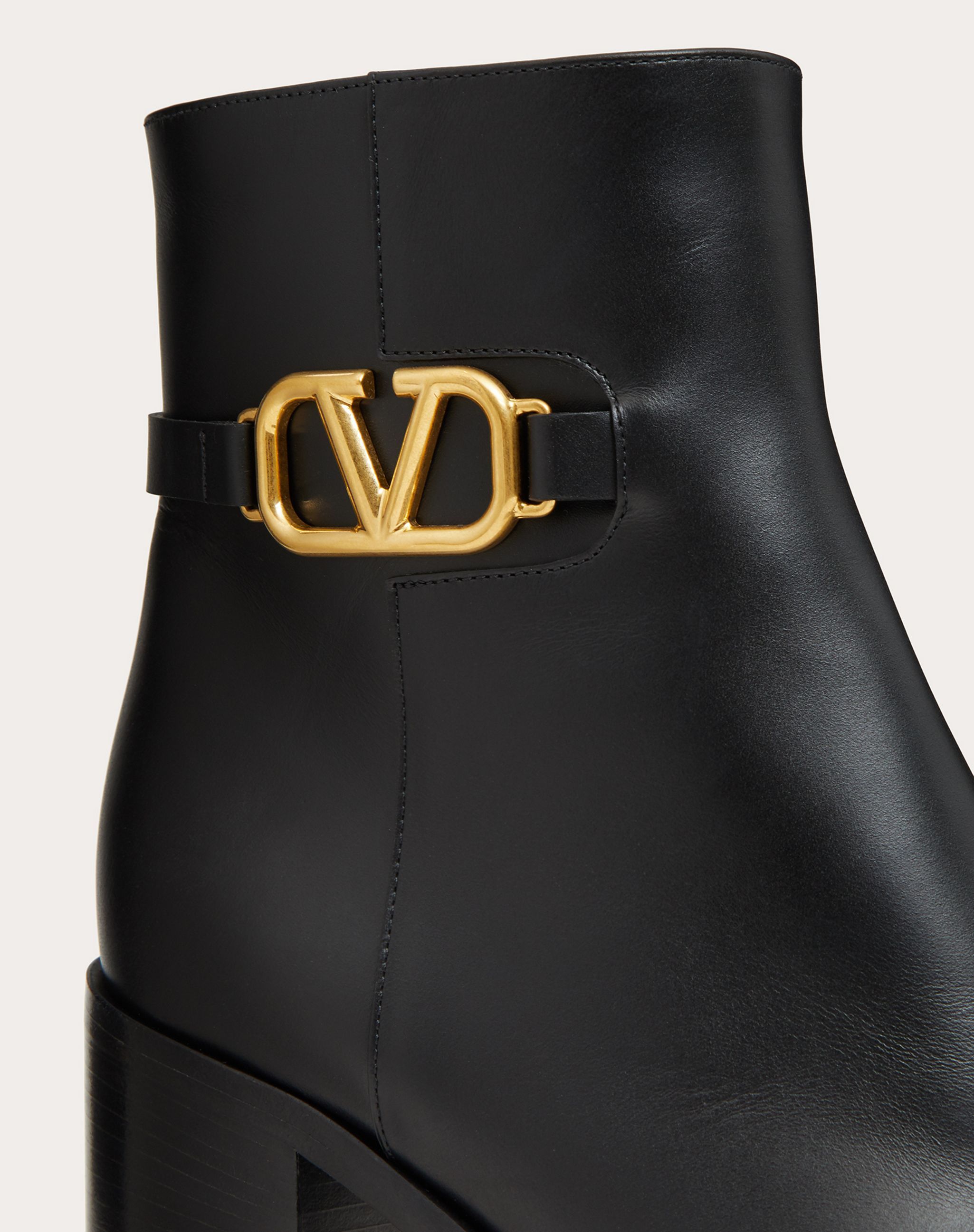 Valentino Garavani Valentino Vlogo 75 Leather Bootie In Black