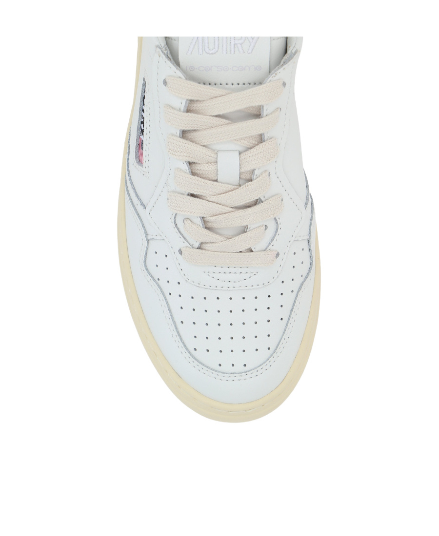 Autry Aulw Lace-up Sneakers In White