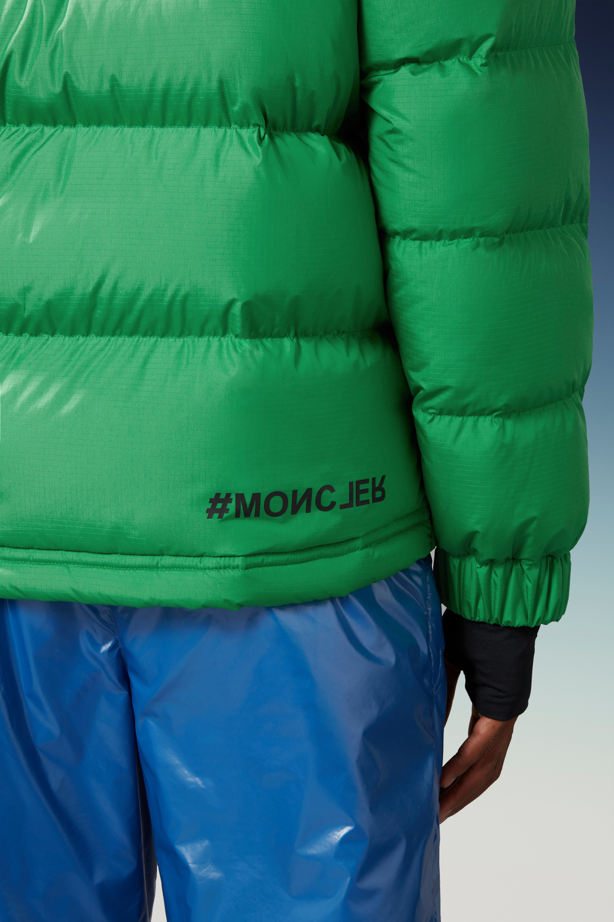 Moncler Logo-patch Ripstop Down Jacket In Green