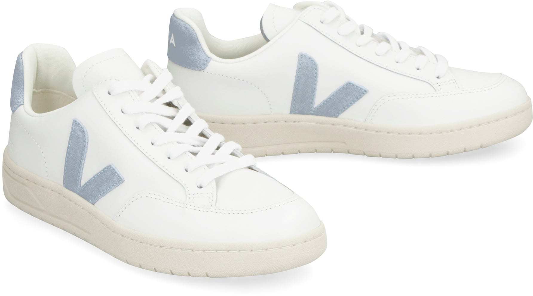 VEJA LOGO LOW UPPER BOARD SHOES
