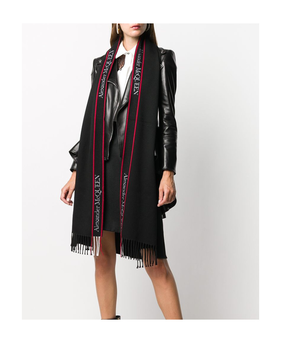 Alexander Mcqueen Logo-tape Fringed Scarf In Black