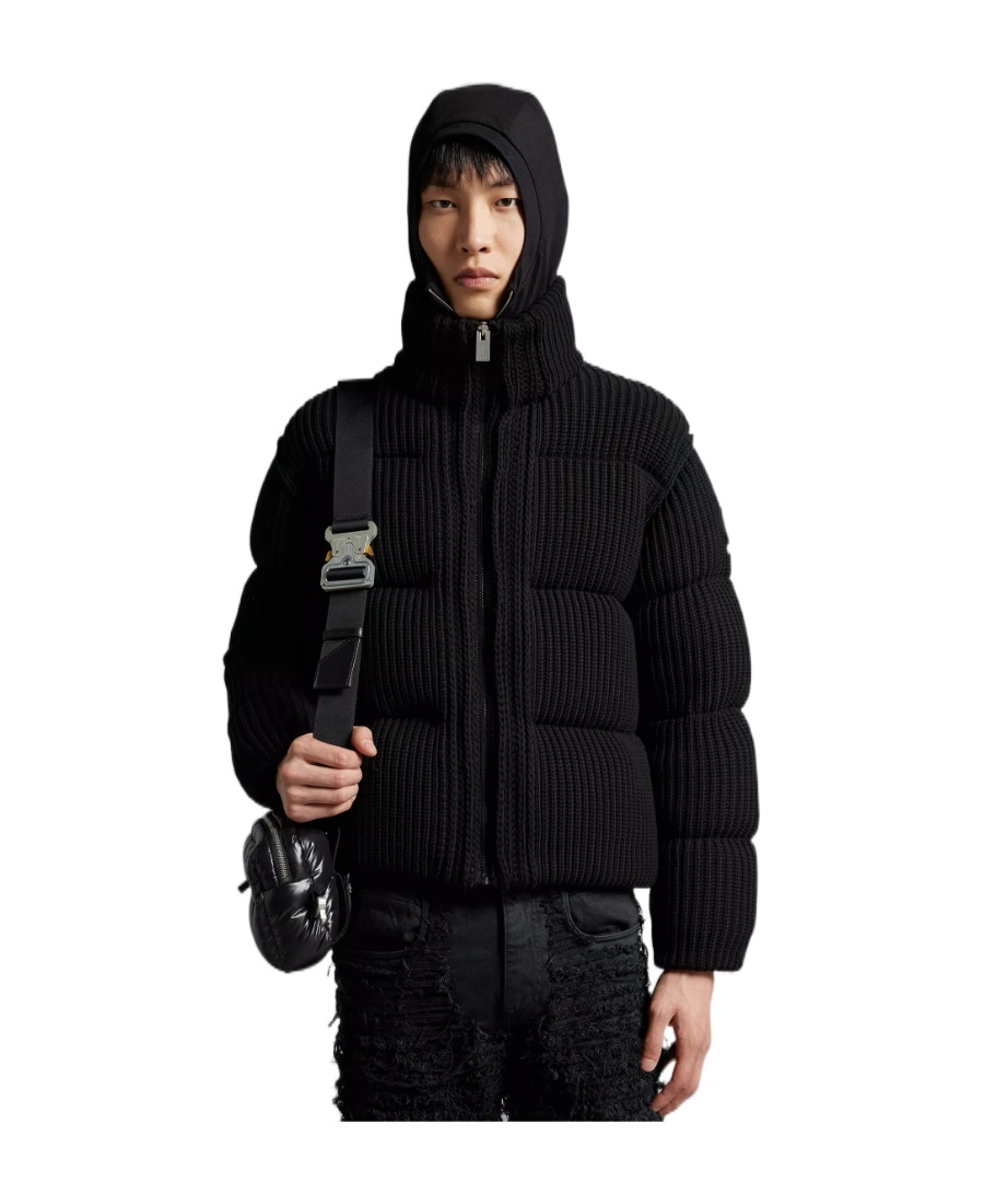 Moncler Zip-fastening Padded Jacket In Black