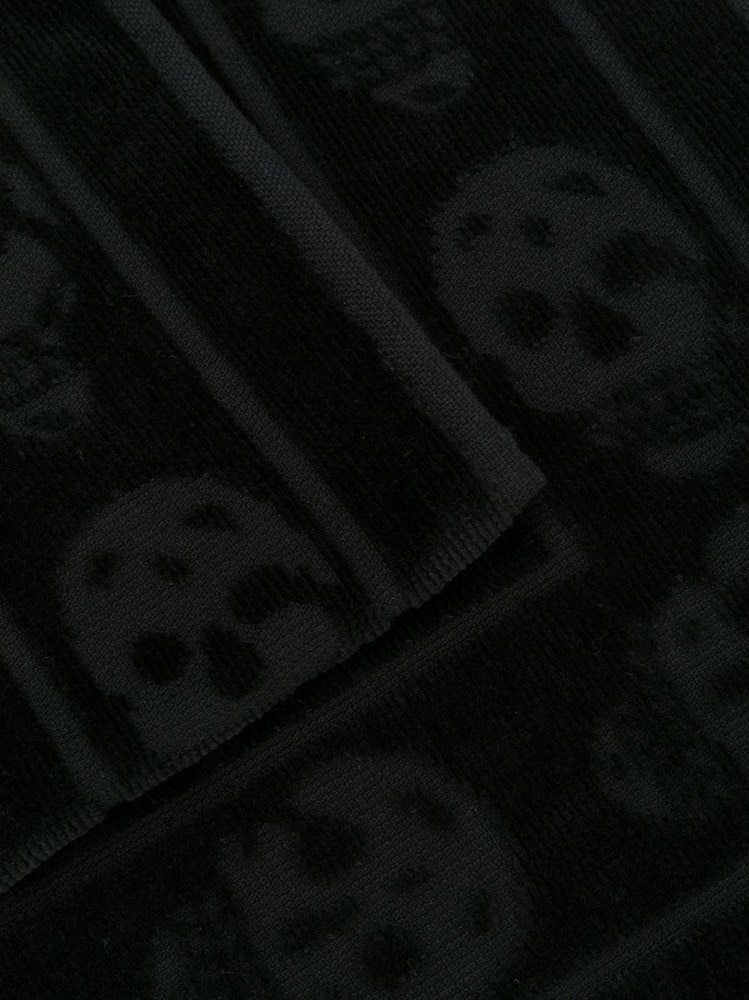Alexander Mcqueen Tonal Skull Beach Towel In Black