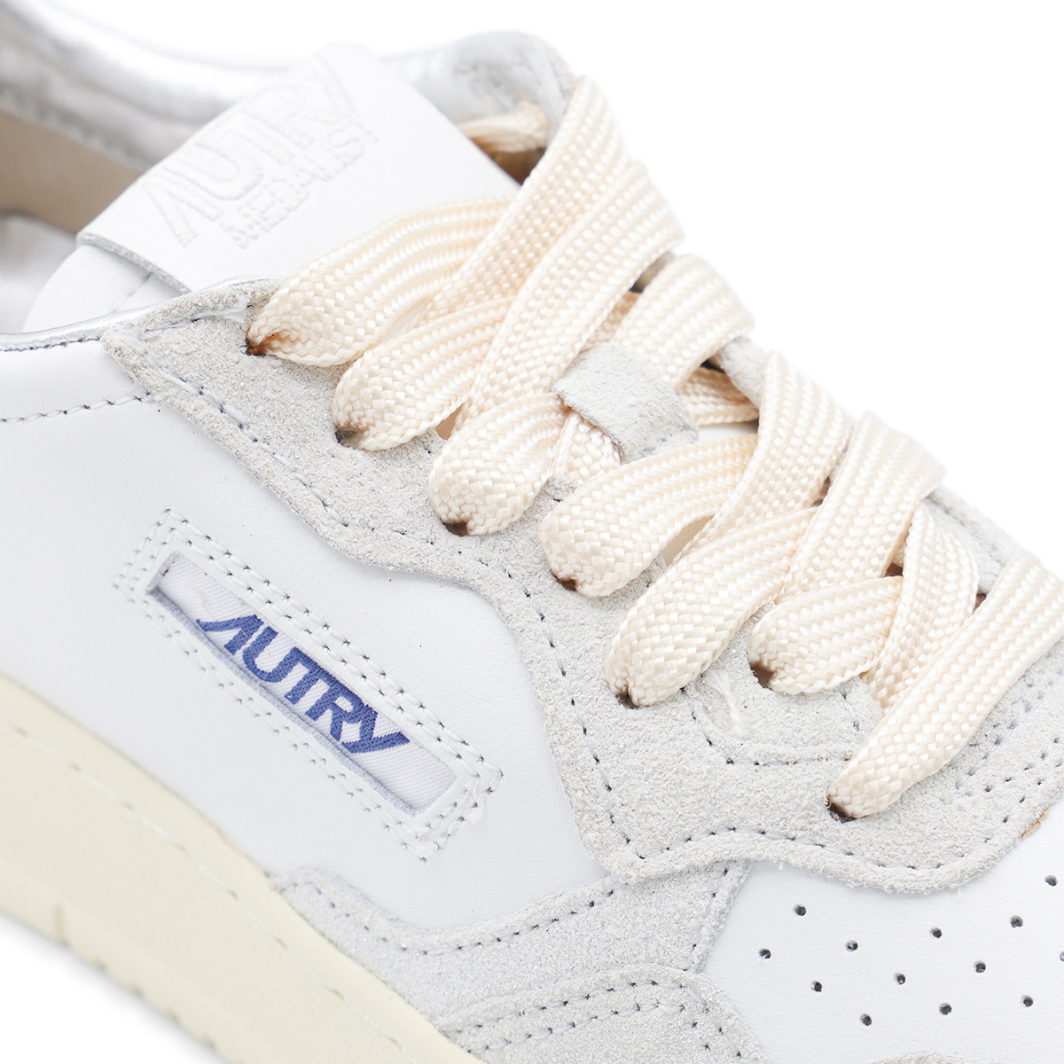 Autry Medalist Low Sneakers In White