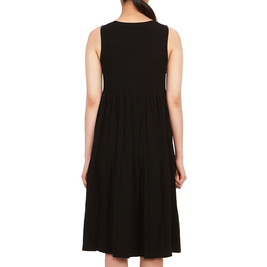 Weekend Max Mara Sleeveless Round-necked Dress In Black