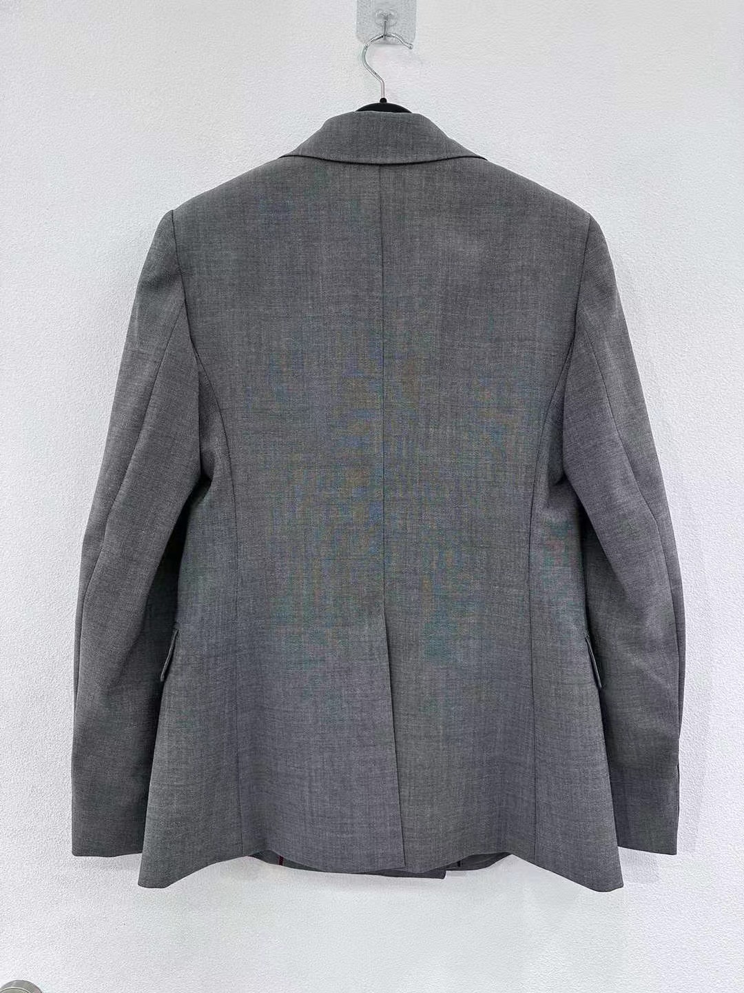 Max Mara Long Sleeved Suit Jacket In Gray