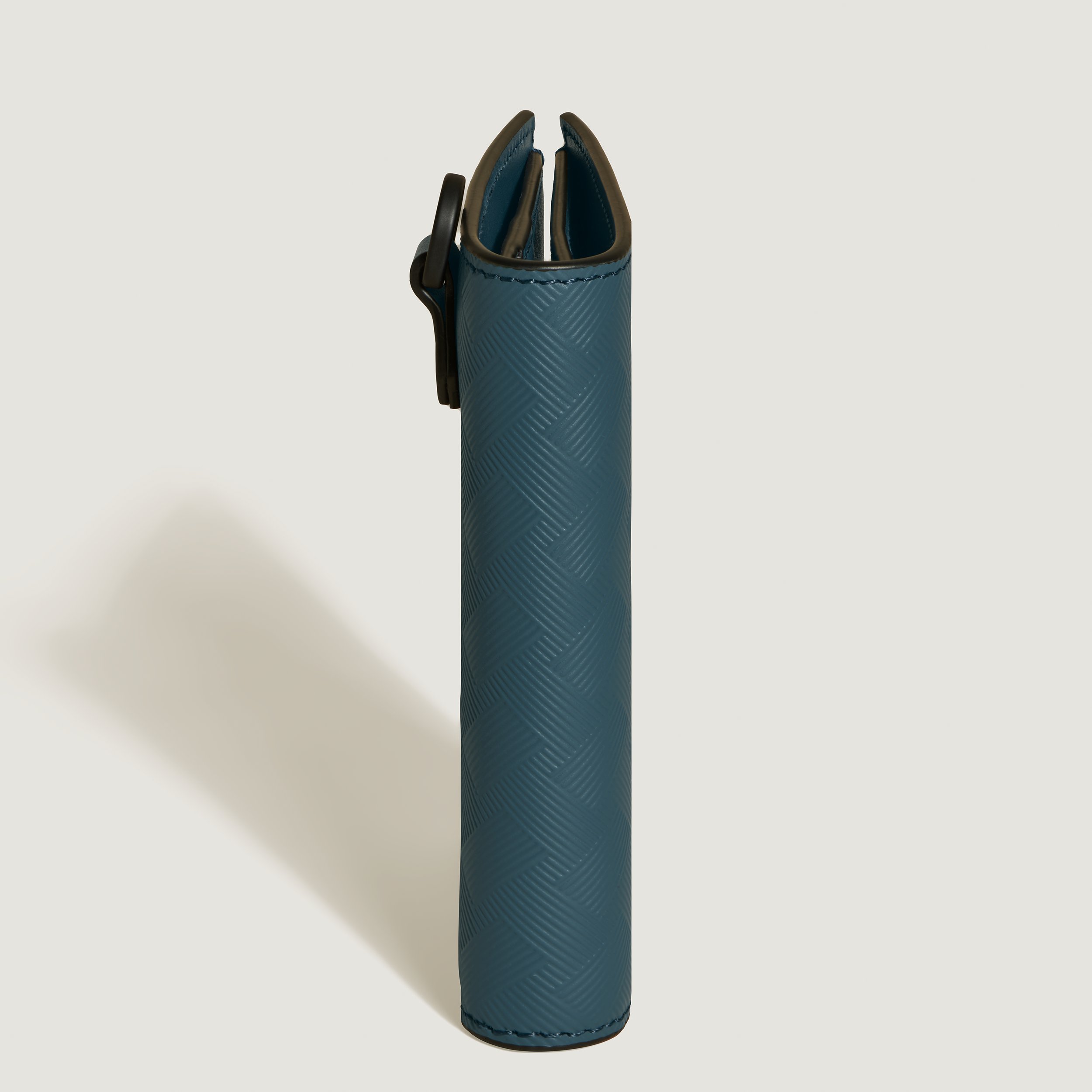 Montblanc Logo-detailed Compact Wallet In Blue