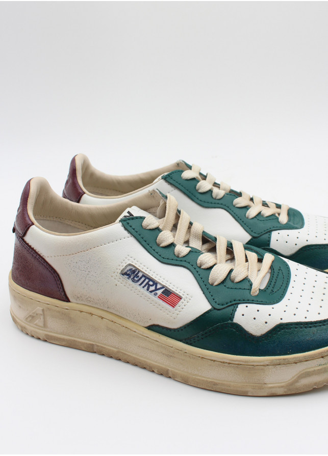 Autry Medalist Low Super Vintage Sneakers In White Pine Grove Leather And Rum Raisin In Nude