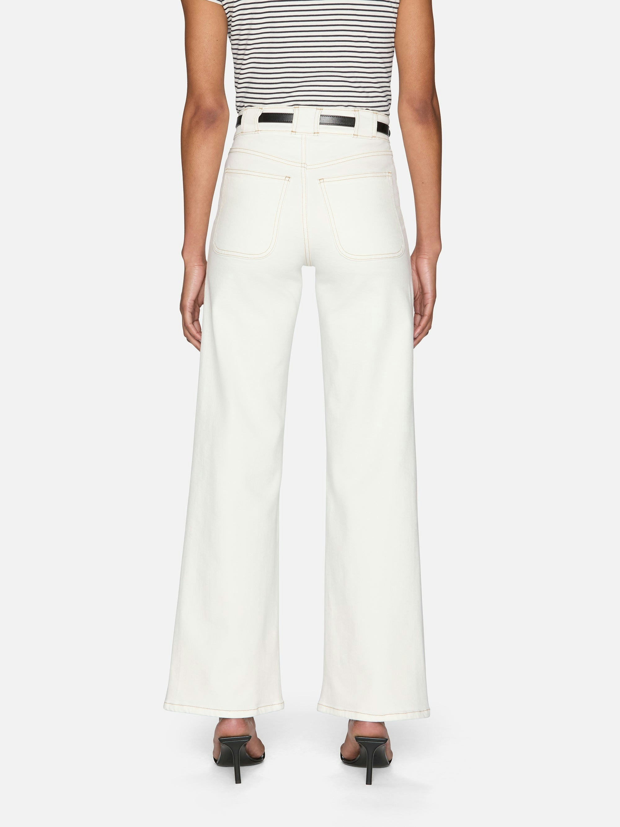 Frame The Arrow High Waist Relaxed Bootcut Jeans In White