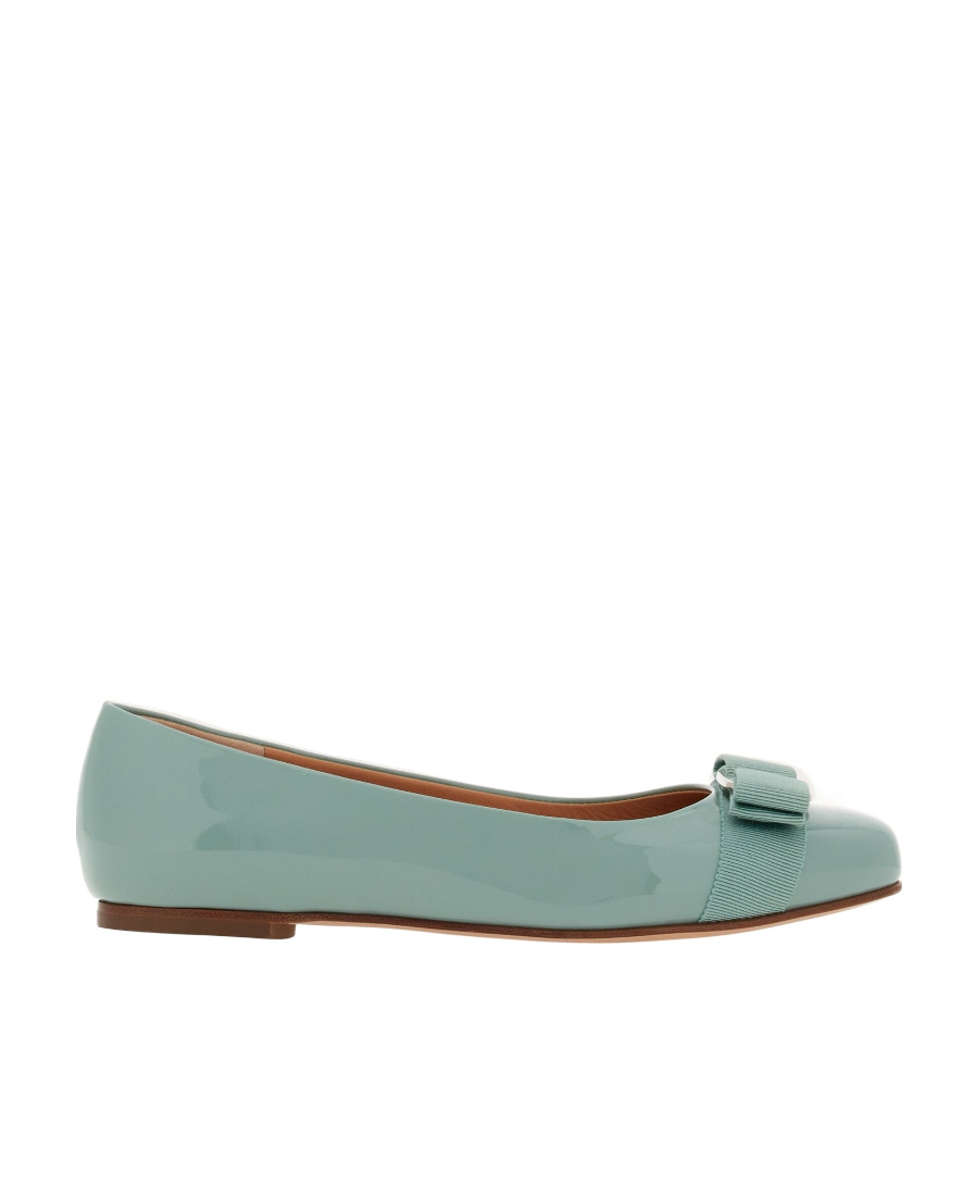 Ferragamo Varina Bow Ballet In Light Blue Patent Leather In Green