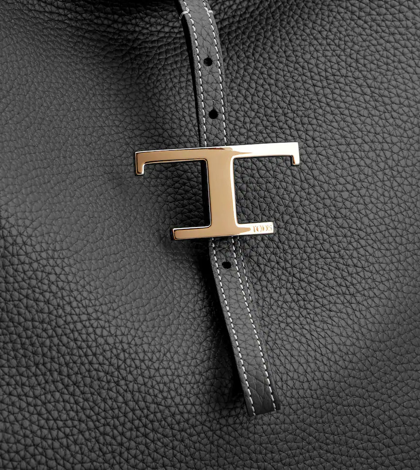 Tod's T Timeless Medium Leather Shoulder Bag In Black