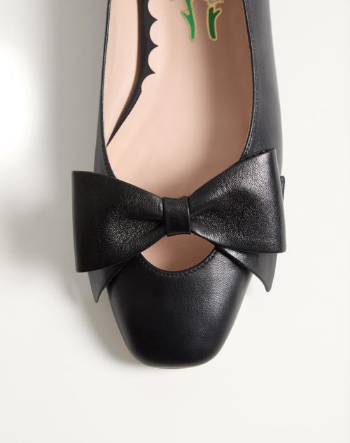 Valentino Bowow Round Toe Slip-on Ballet Flats In Black
