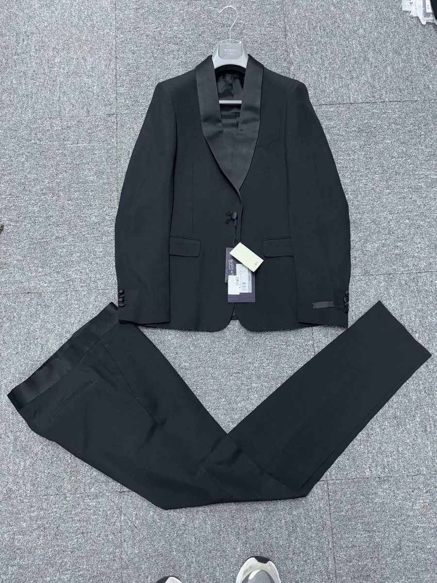 Prada Single-breasted Blazer And Pantsuit In Black