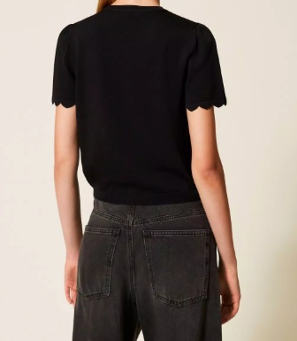 Twinset Oval T-shaped Buttoned Clam-shaped Sweater In Black