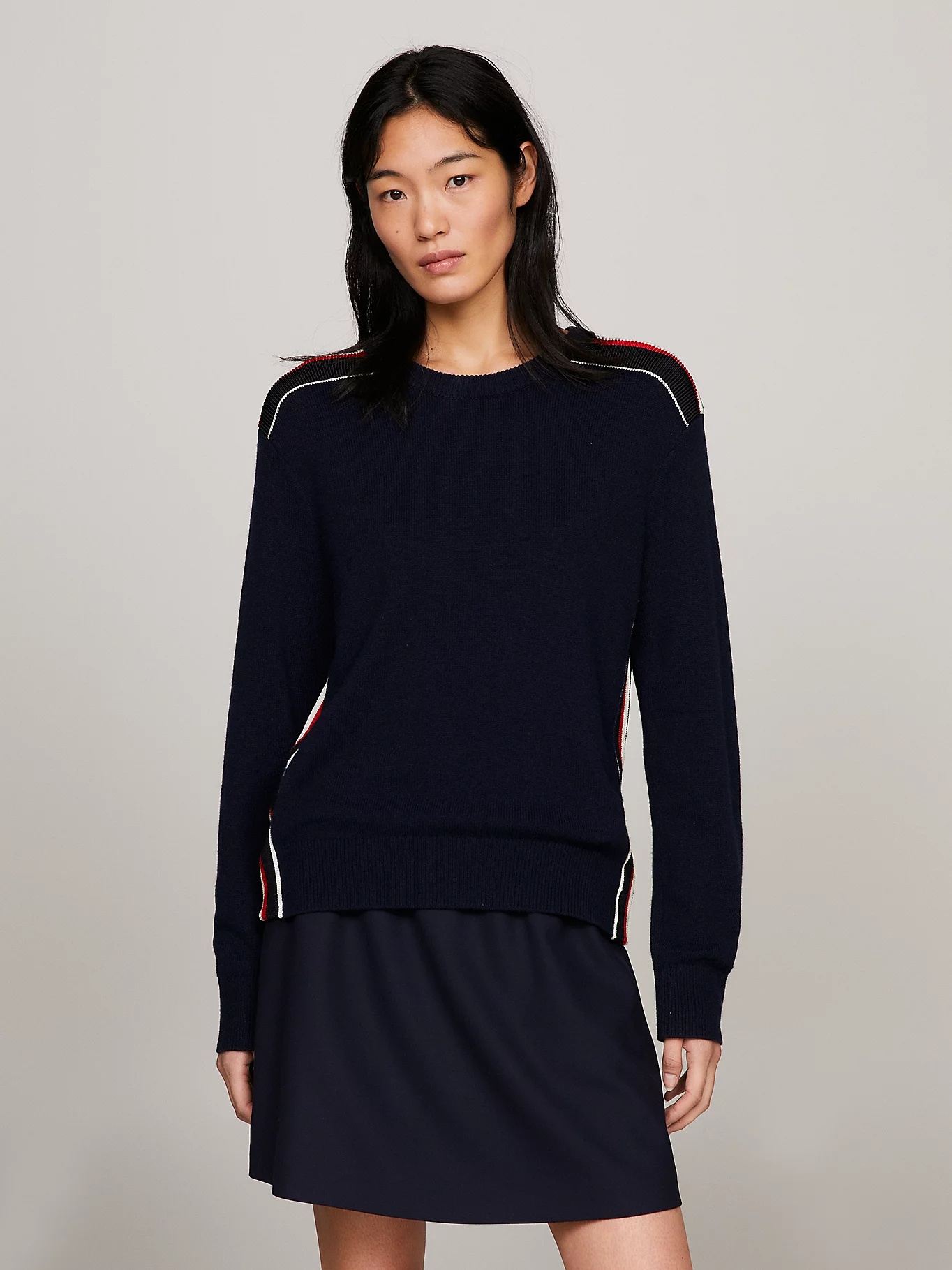 Tommy Hilfiger Round Neck Woolen Sweater In Black