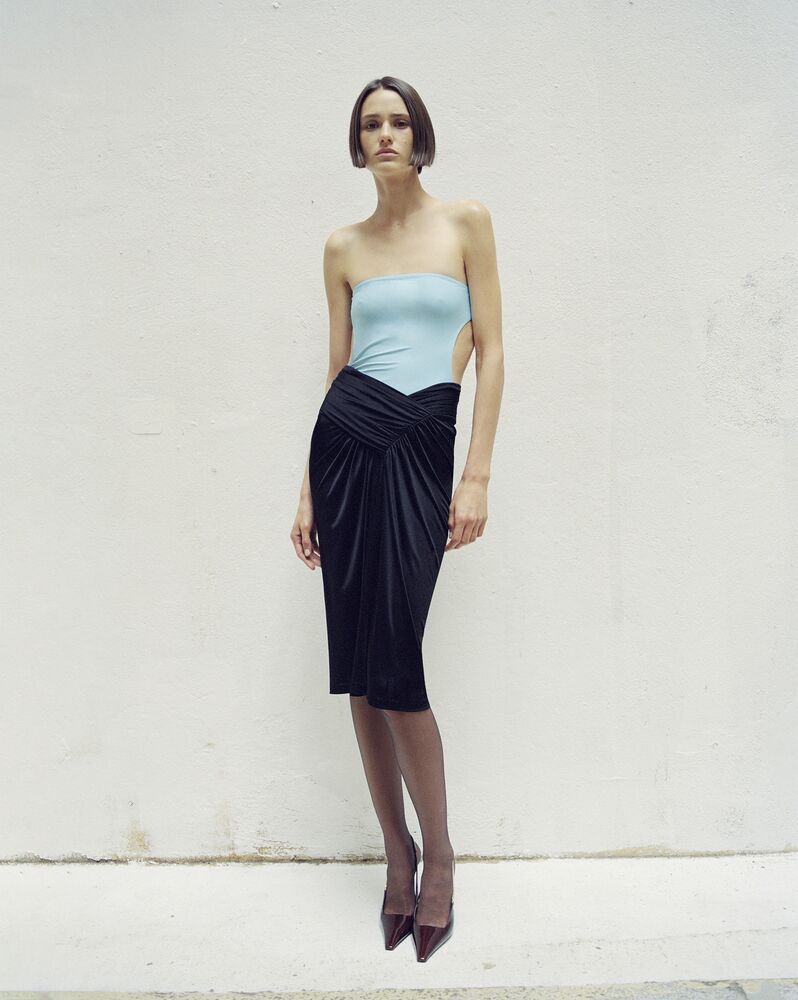 Saint Laurent Falda Shiny Negra Anudada A Cintura In Black