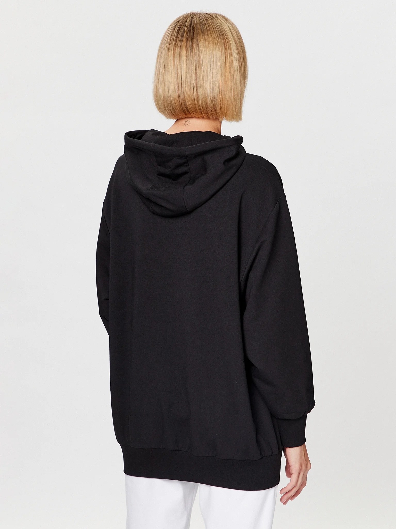 EA7 LOGO-PRINT LONG-SLEEVE HOODIE 
