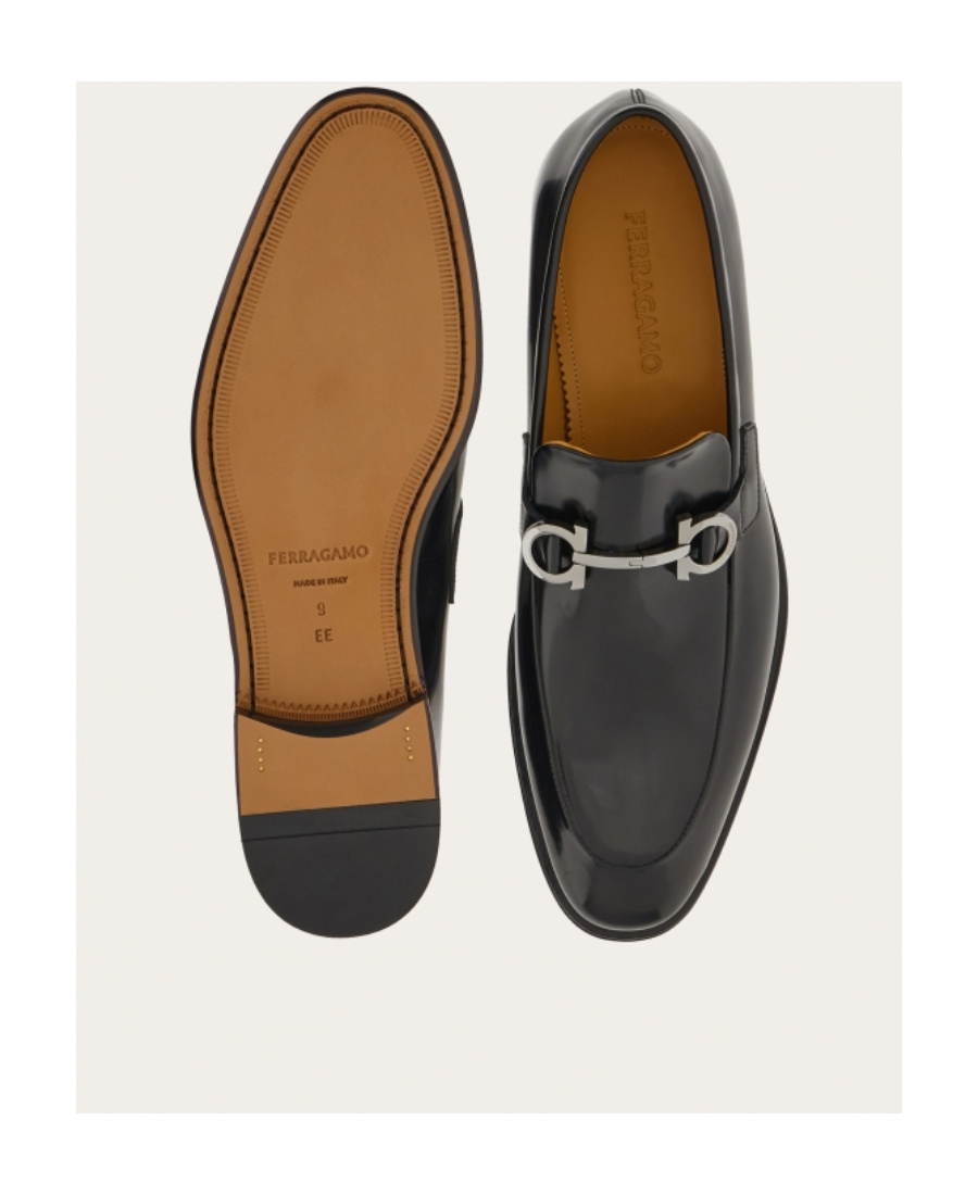 Ferragamo Men Gancini Leather Loafers In Black