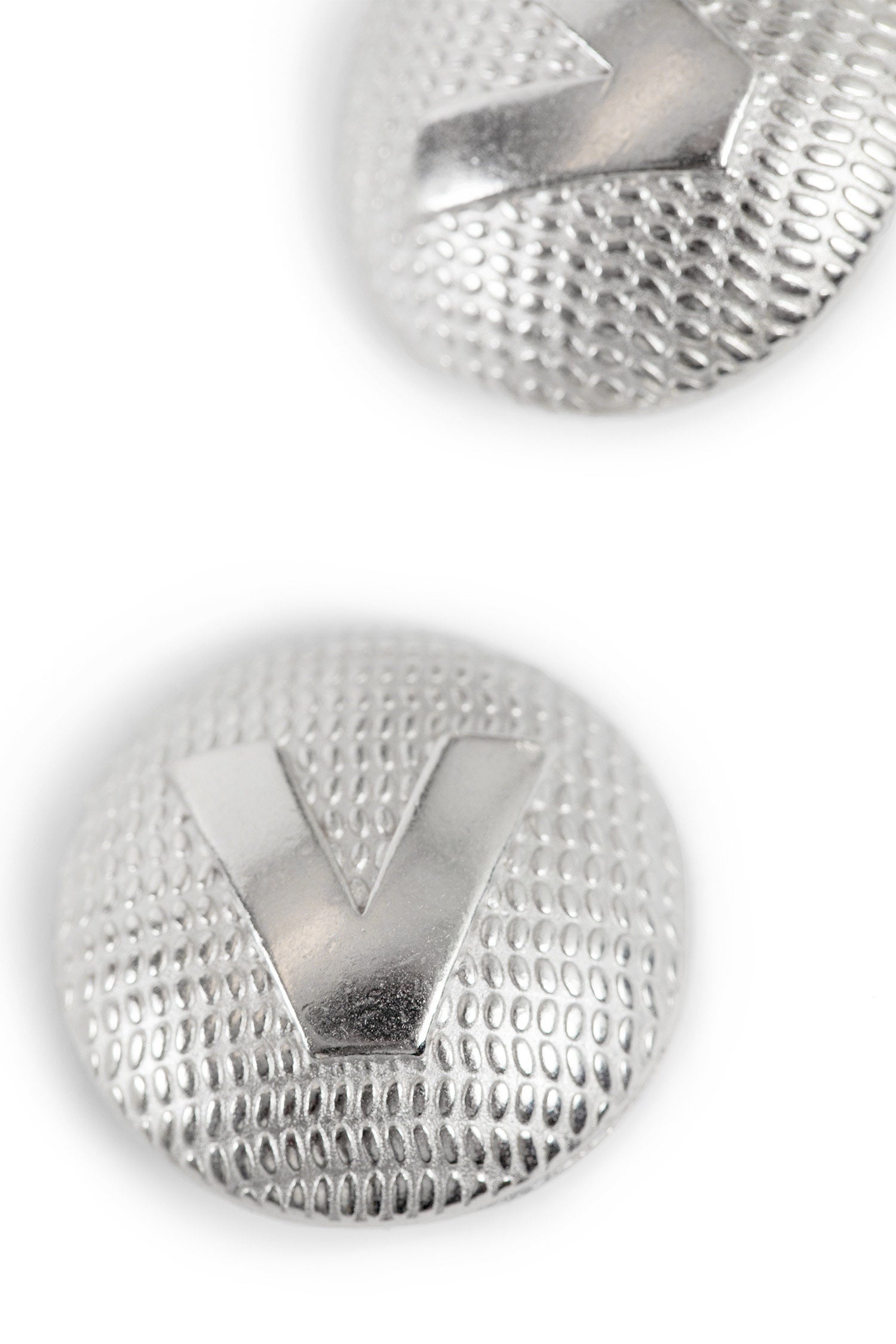Vetements Fancy-v-button-clip-earrings In Silver