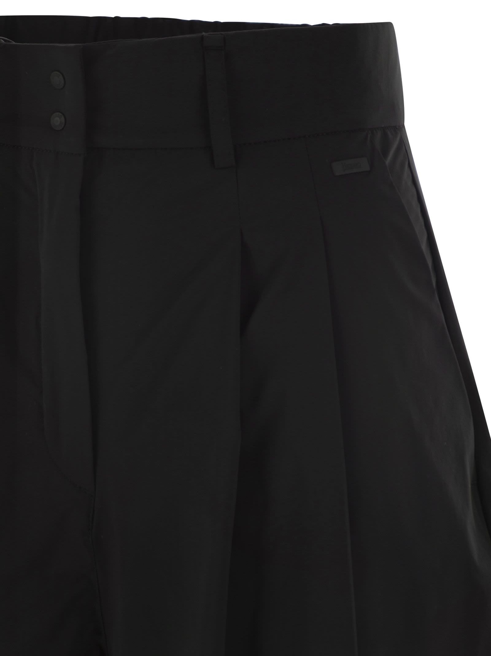 Herno Pleated Detail Shorts In Black