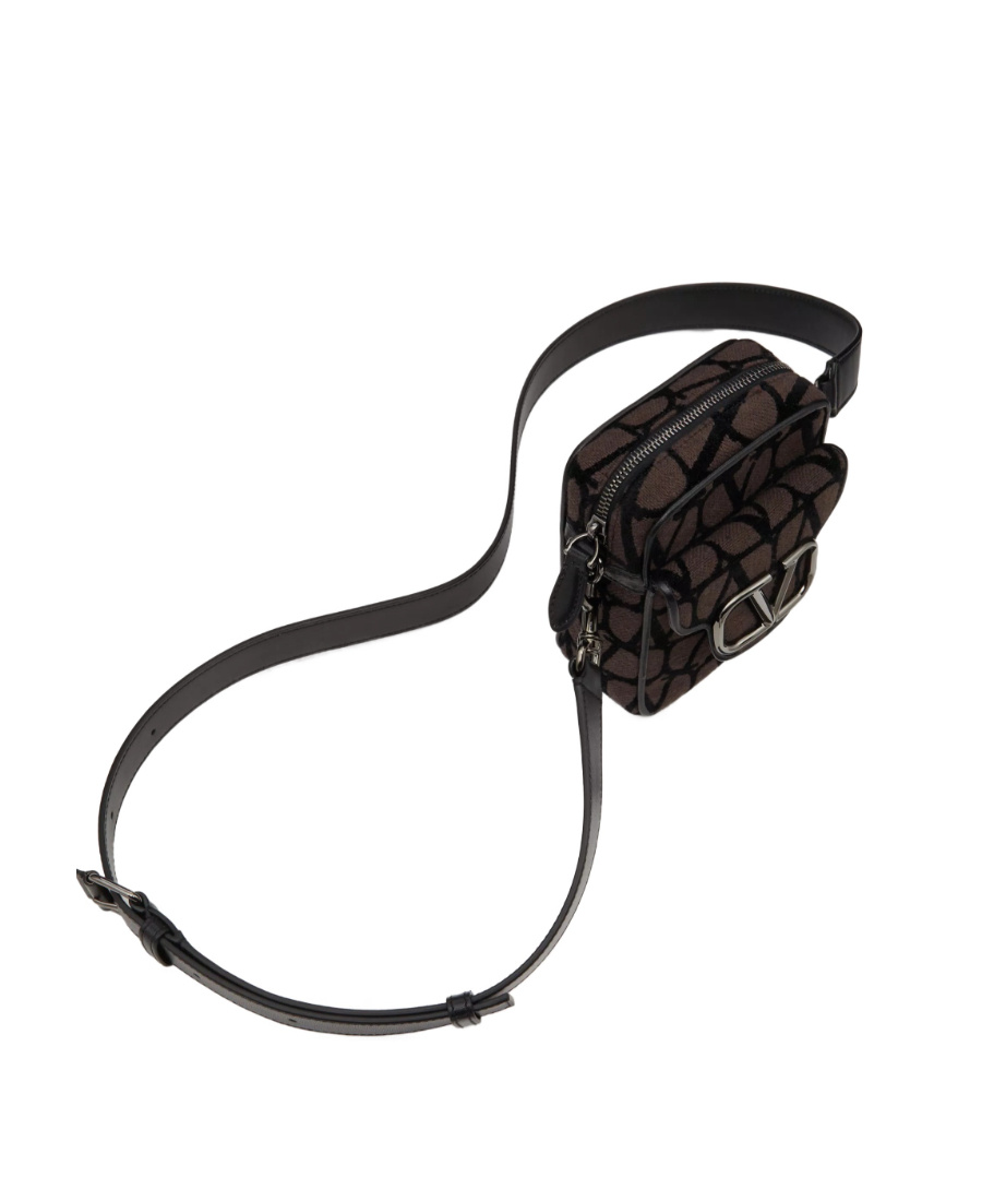 Valentino Vlogo Logo-plaque Messenger Bag In Black