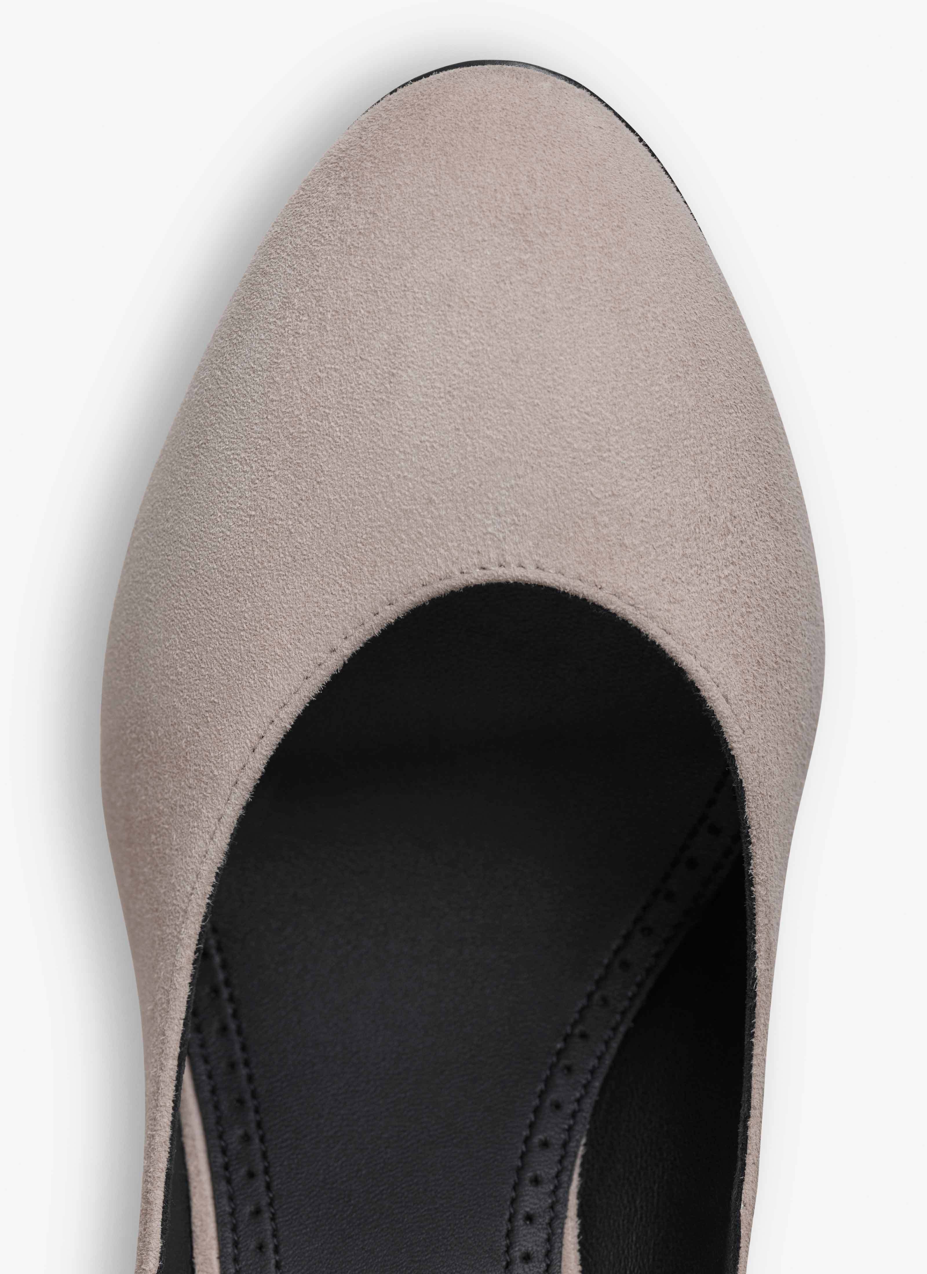 Alaïa Décoletté Pumps In Gray