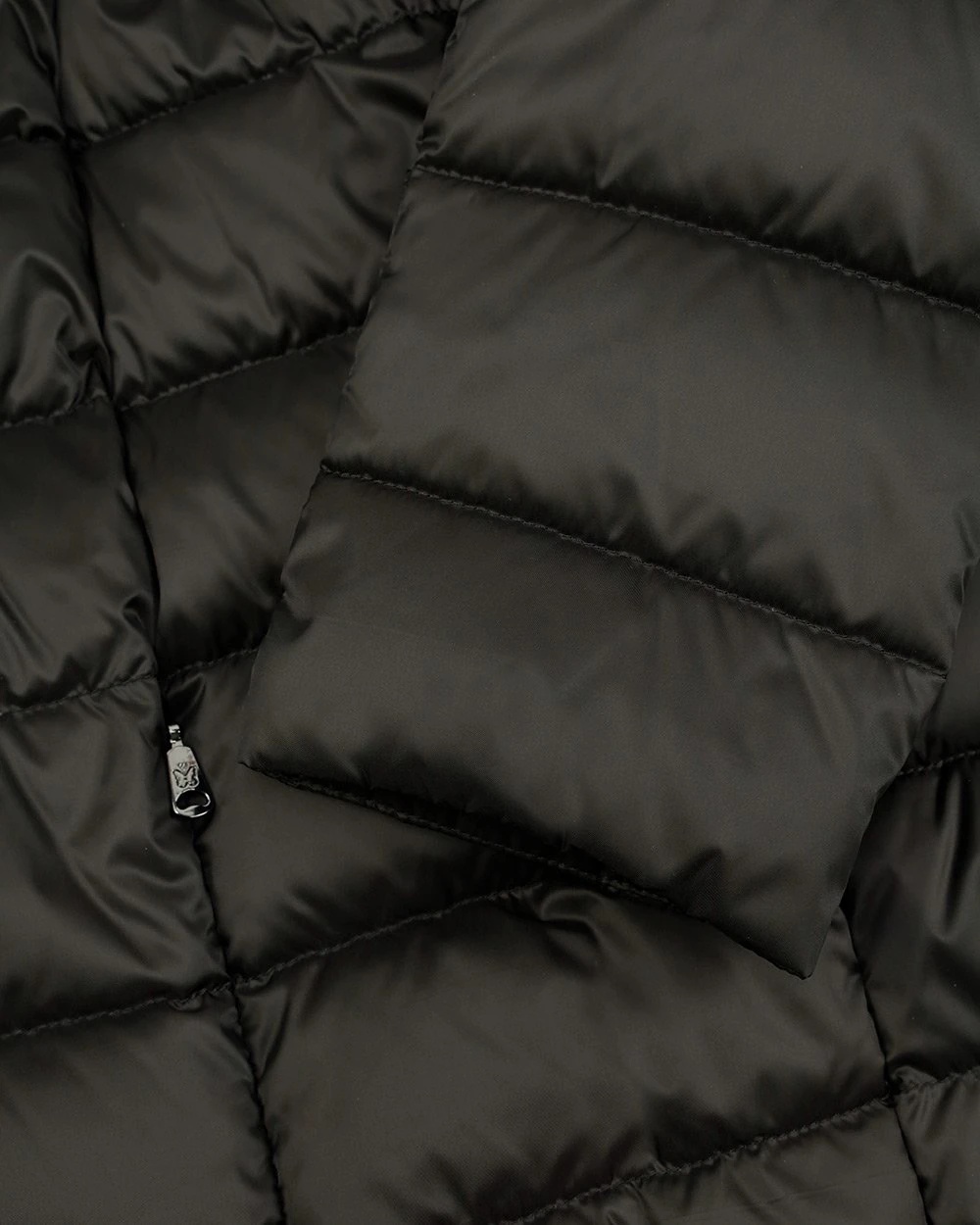 Weekend Max Mara Long-sleeved Down Jacket In Black
