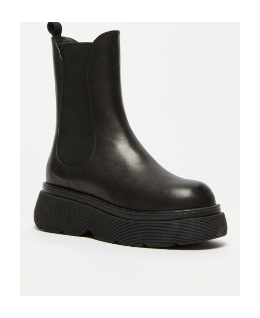 Weekend Max Mara Thick-soled Short Boots In Black