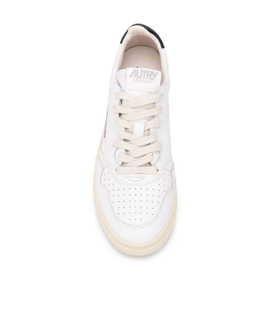 Autry Medalist Low-top Sneakers In White