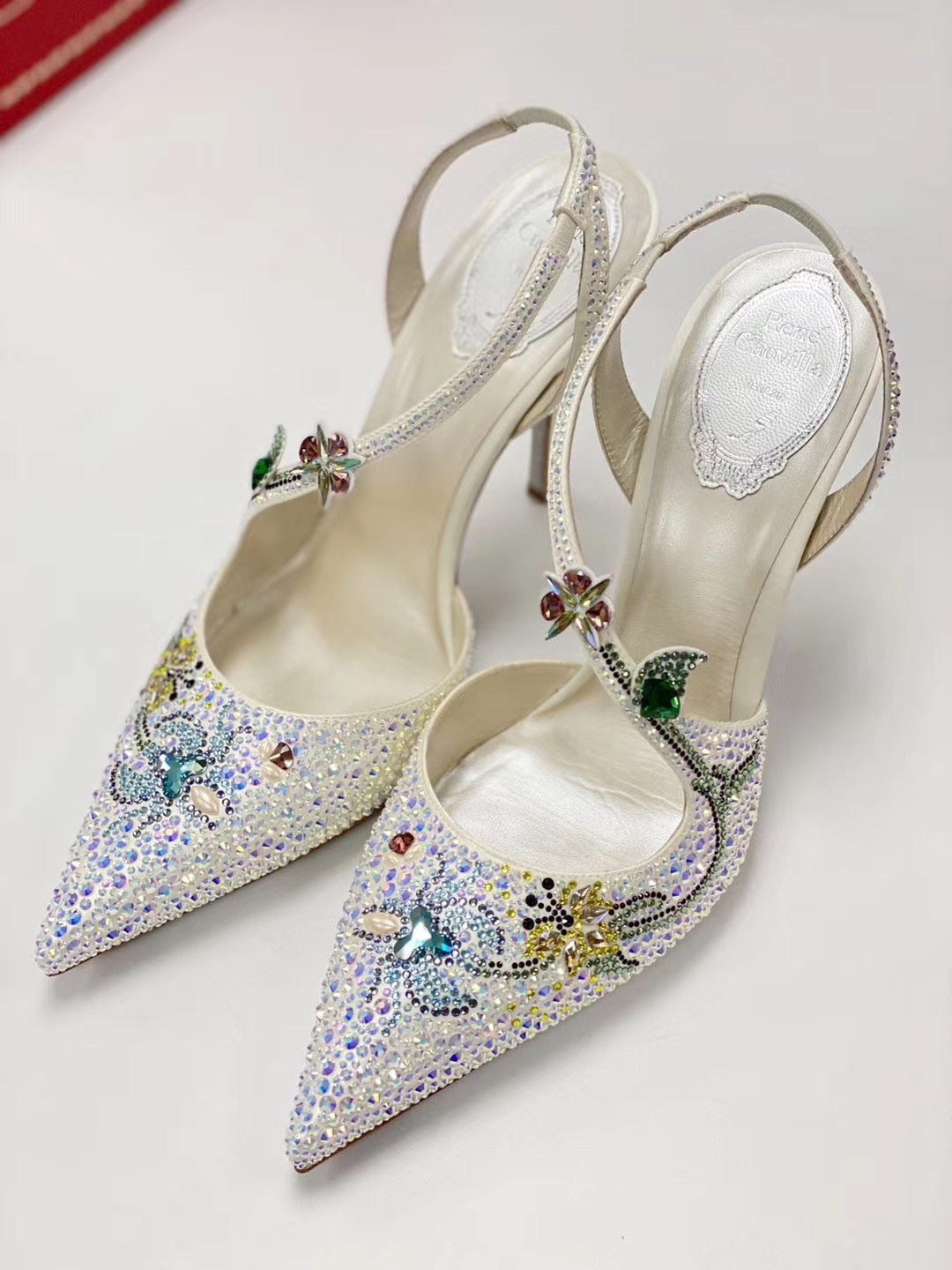 René Caovilla Flora Pointed Pumps In White
