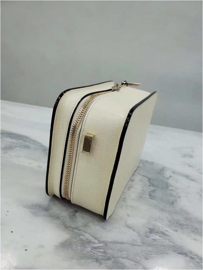 Valextra Logo Shoulder Bag In Nude