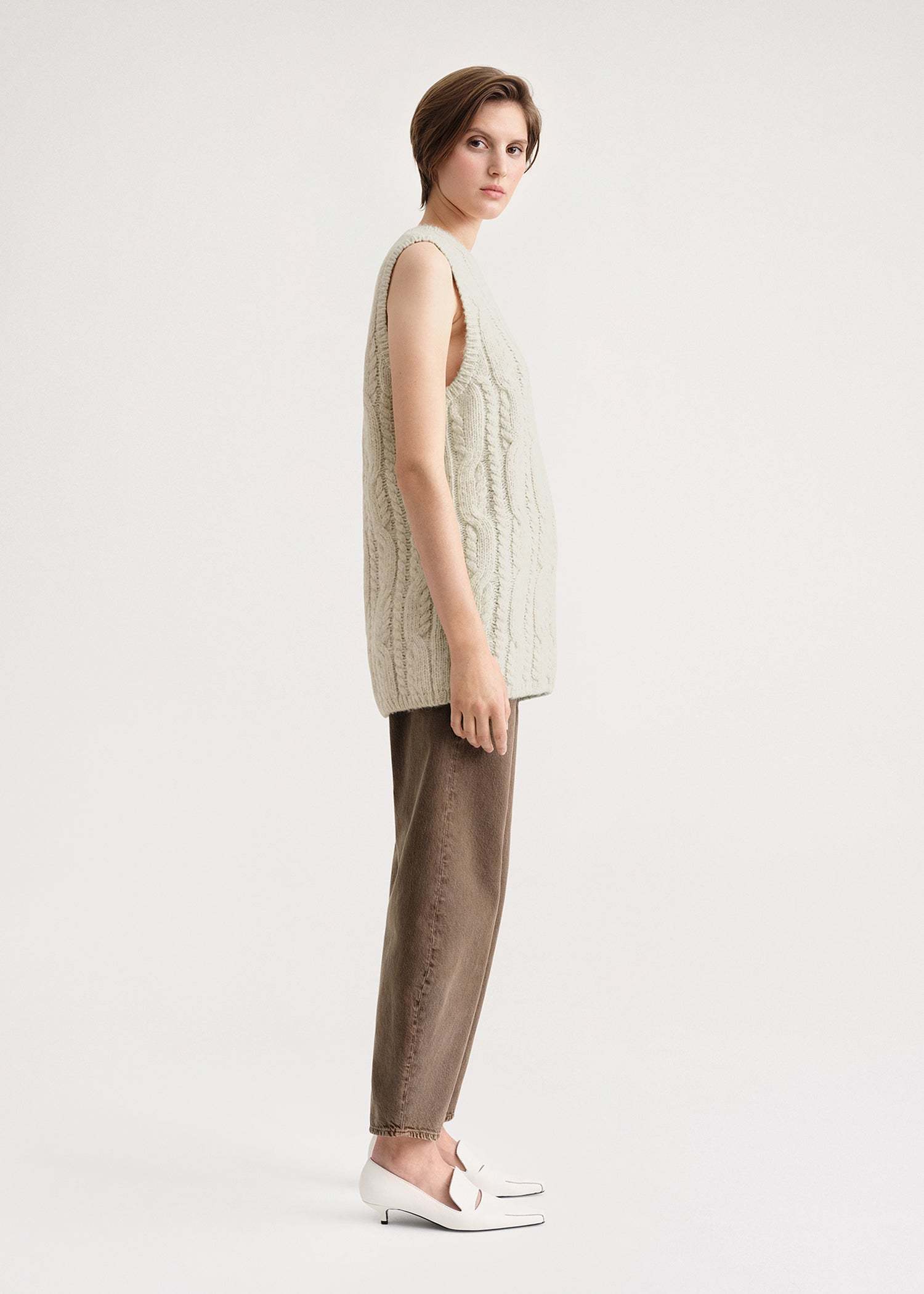 Totême Sleeveless Sweater With Round Neck In White