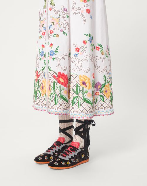 Valentino Garavani Chromathon Multicolour Floral Embroidered Sneakers In Black