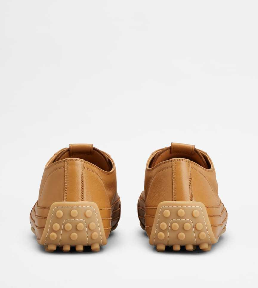 TOD'S LEATHER SNEAKERS