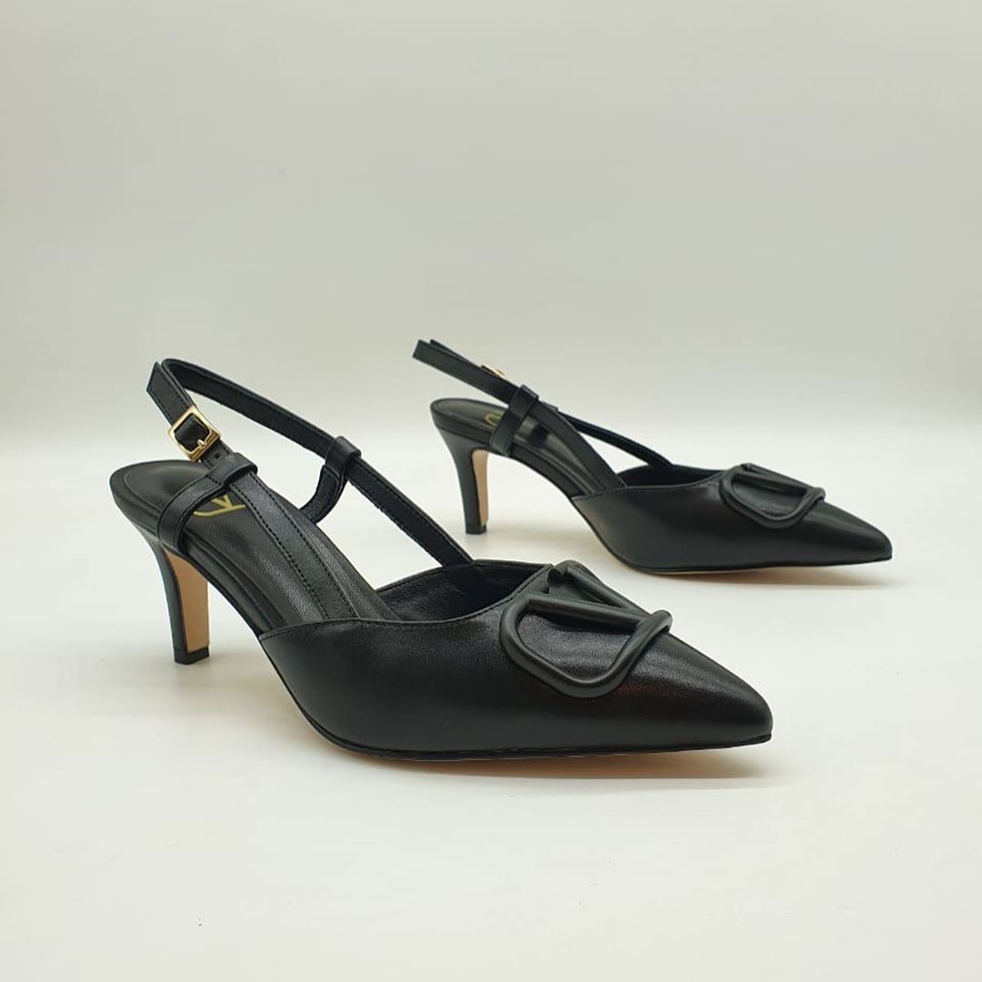 Valentino Vlogo 40 Patent Slingback Pump In Black