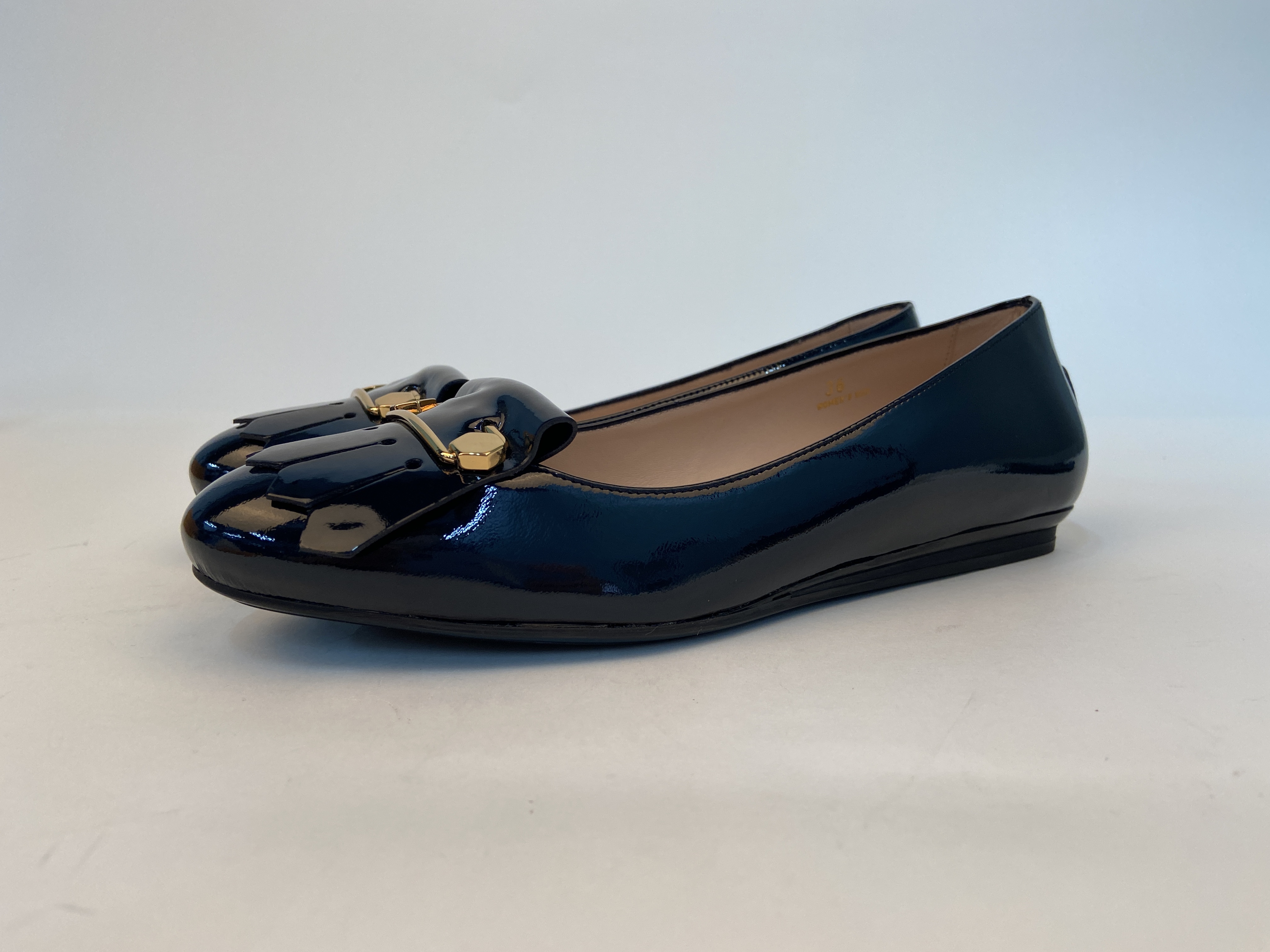 Tod's Round-headed Flat Shoes In Black