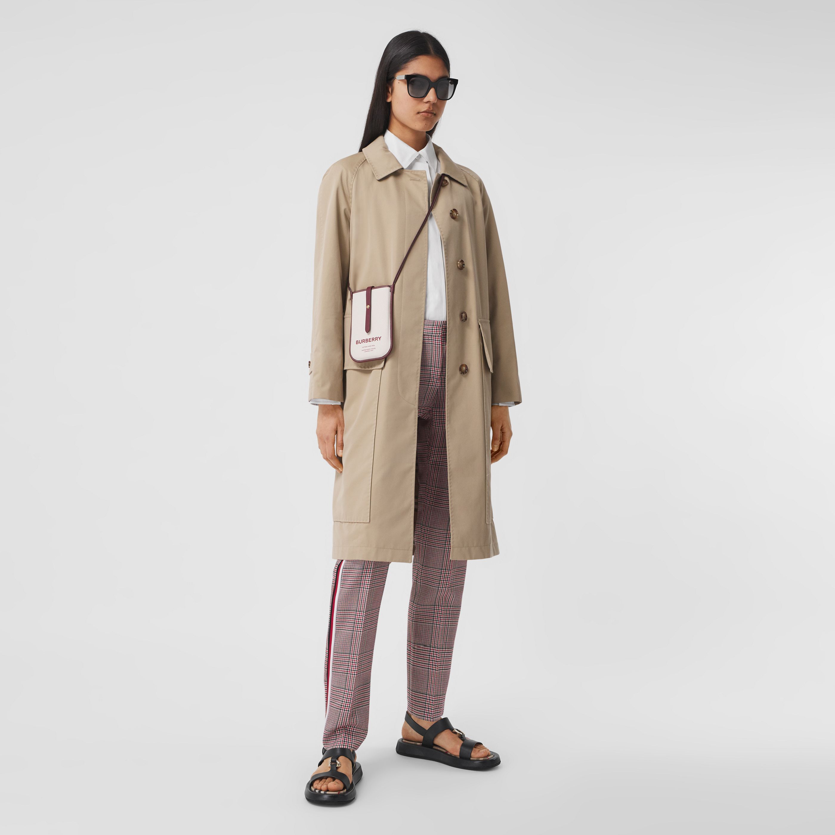 Burberry Horseferry Print Phone Case In Nude