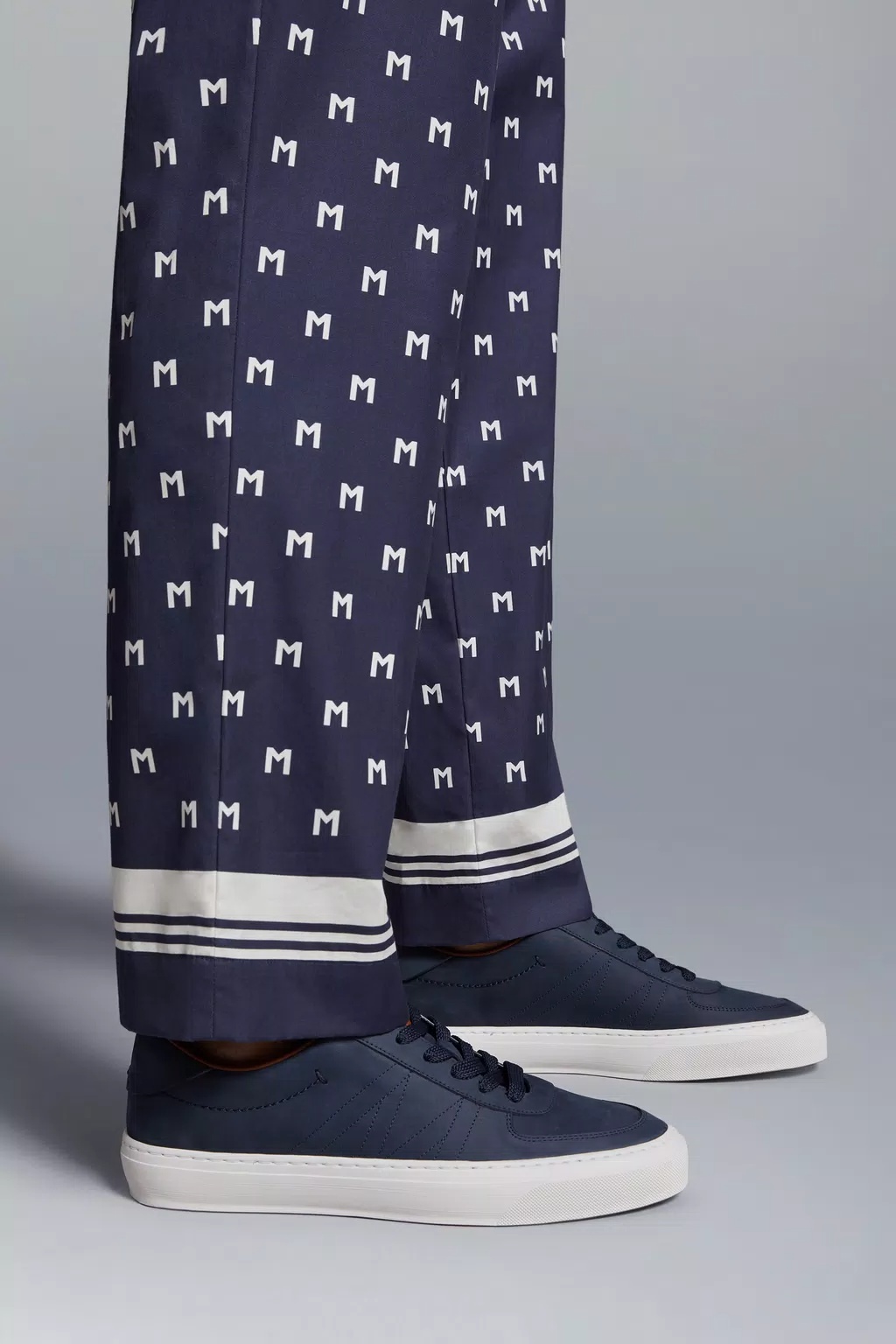 Moncler Monclub Low-top Suede Sneakers In Blue