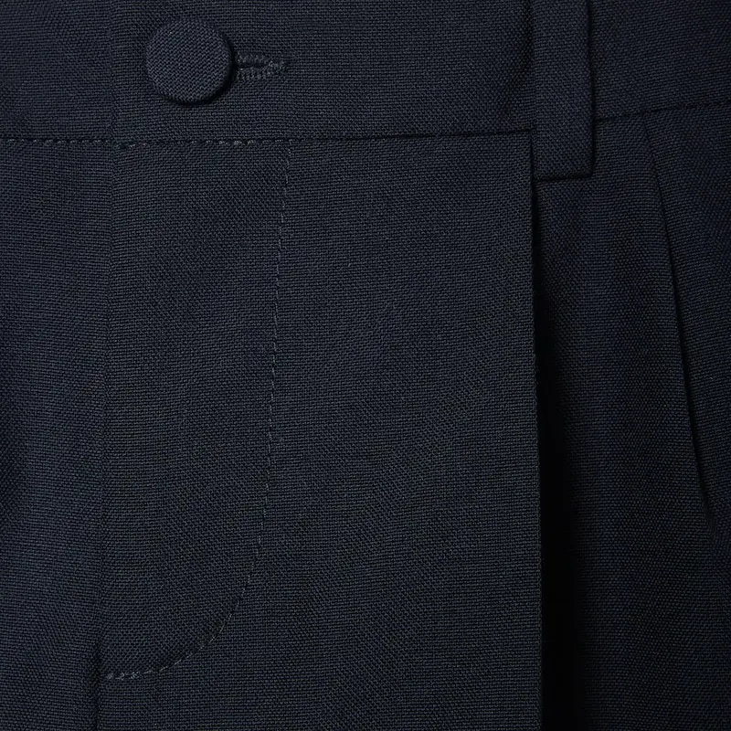 Gucci Belt-loop Wool Shorts In Black
