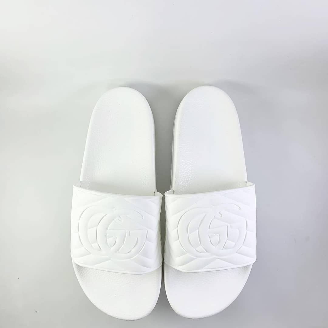 Gucci Matelassé Rubber Pool Slides In White