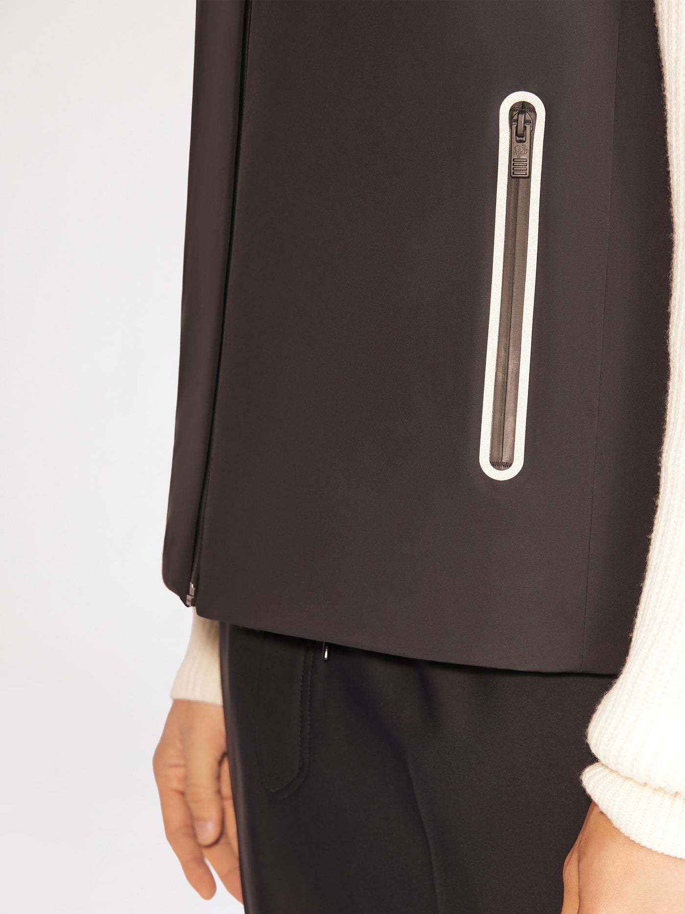 Fusalp Mattin Sleeveless Cotton Jacket In Black