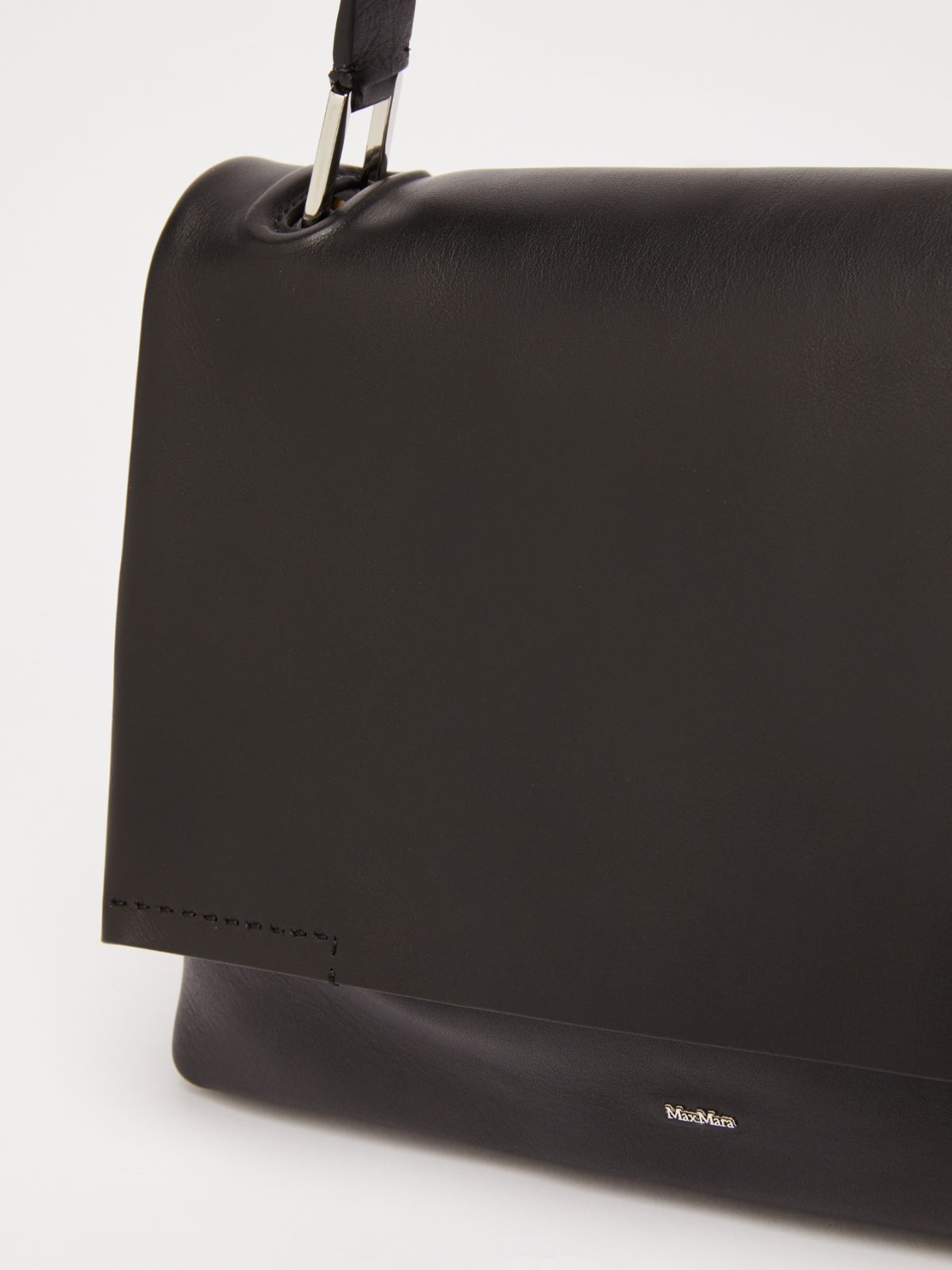 Max Mara Archetipo 06 Leather Shoulder Bag In Black