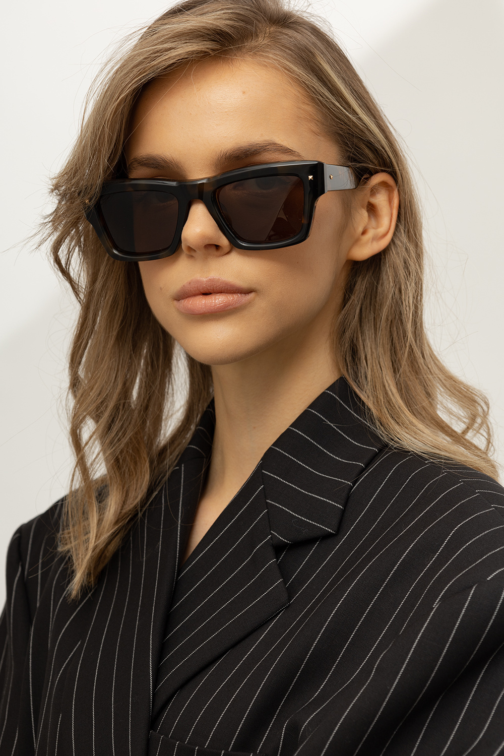 Valentino Eyewear Square Frame Sunglasses In Black