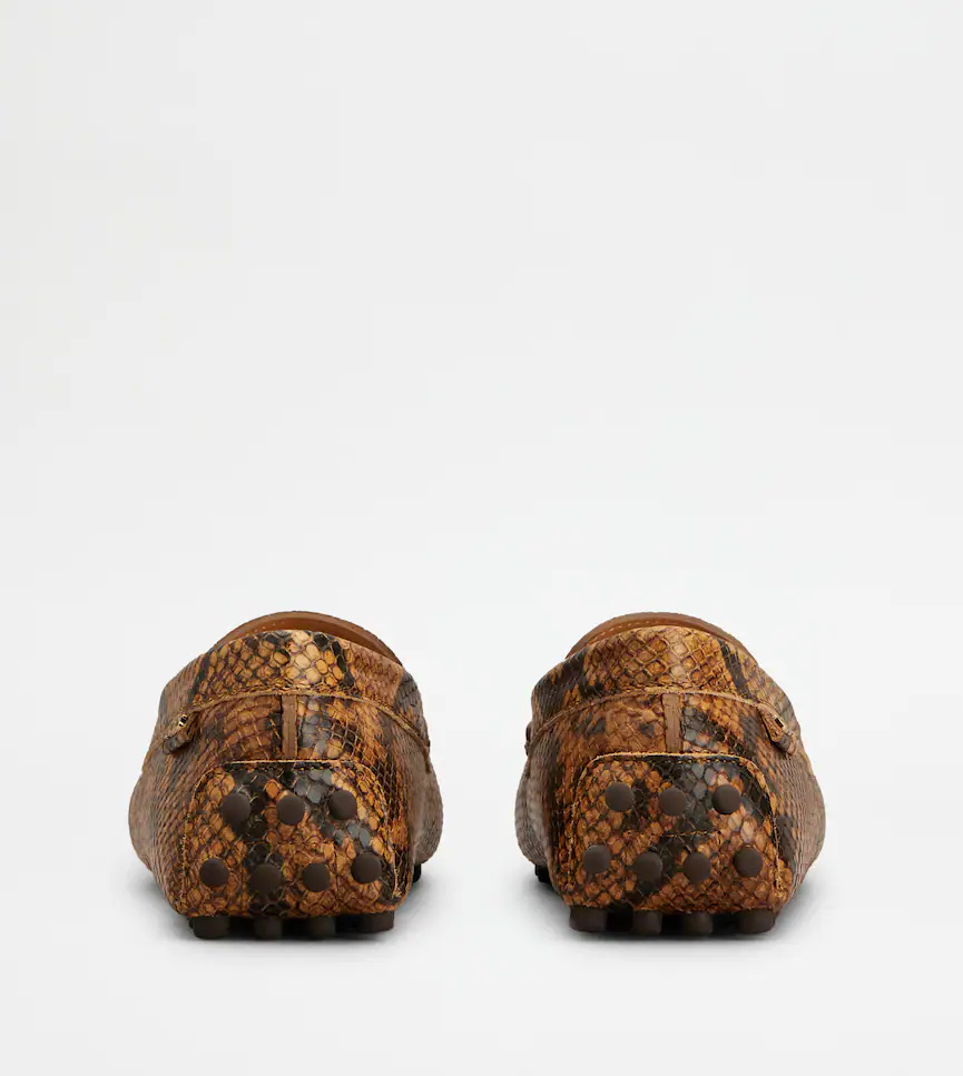 Tod's Loafer Mit Schlangen-print In Brown
