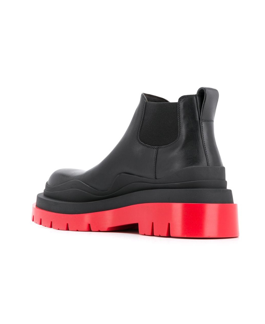 Bottega Veneta Tire Chelsea Boots In Black
