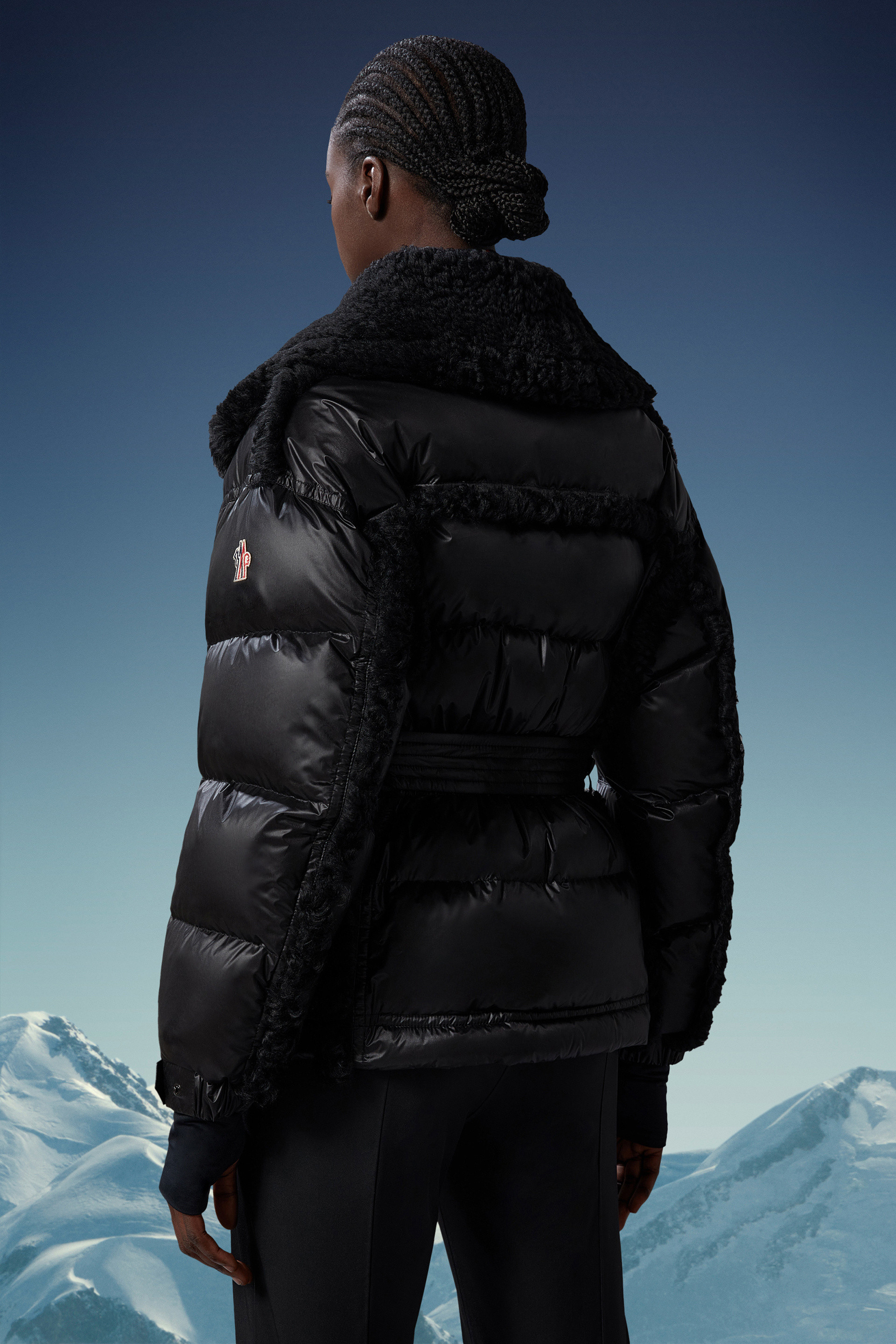 Moncler Biollay Short Down Jacket In Black