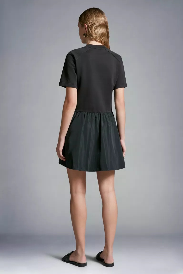 Moncler Flared T-shirt Dress In Black
